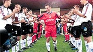 <b>ÚLTIMO ENSAYO</B>. El Deportivo superó al Atlético Arteixo y brindó un cálido adiós a Nando.