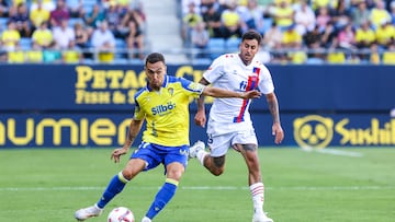 Gonzalo Escalante junto a Víctor Camarasa en el encuentro frente al Eldense.
