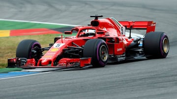 Vettel logra la pole y rompe el récord; Hamilton, a remontar