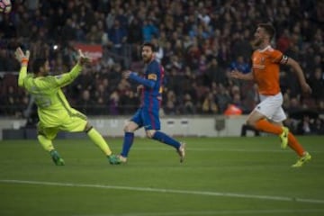 Messi marca el 1-0.