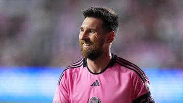FORT LAUDERDALE, FLORIDA - OCTOBER 25: Lionel Messi #10 of Inter Miami reacts during the first half against the Atlanta United during round one of the 2024 MLS Playoffs at Chase Stadium on October 25, 2024 in Fort Lauderdale, Florida. Rich Storry/Getty Images/AFP (Photo by Rich Storry / GETTY IMAGES NORTH AMERICA / Getty Images via AFP)