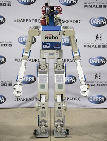 El robot DRC-HUBO gana la DARPA 2015