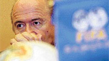 <B>APLAZADO</B>. La FIFA de Blatter ha postergado la disputa del Mundial Sub-20 de los EAU.