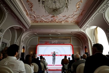 La primera edición del Congreso Deporte en Positivo en AS se ha celebrado ene l hotel Mandarin Oriental Ritz. Una jornada en la se resaltará nuestro compromiso con el deporte como motor de bienestar social y cambio positivo. En la imagen Vicente Jiménez, director del Diario AS. 