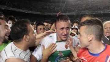 <b>DESOLADO. </b>Xumetra al finalizar el partido ante el Granada.