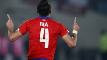 La buena Copa América de Mauricio Isla lo reinstaló en el mercado europeo como uno de los laterales más requeridos.