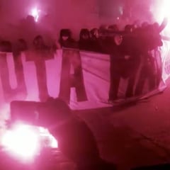 Los ultras del PSG esperan a su equipo al grito de "P... Madrid"