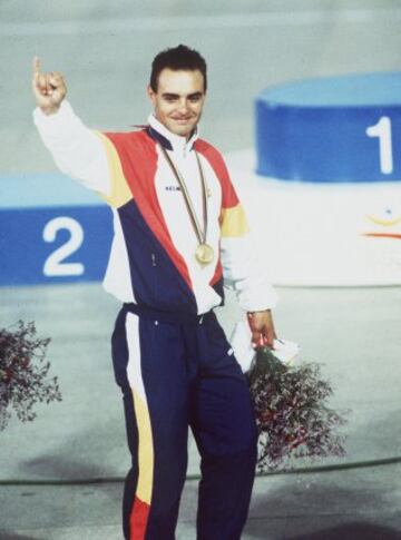 En imagen, José Manuel Moreno Periñán con la medalla de oro a punto de subir al podio.