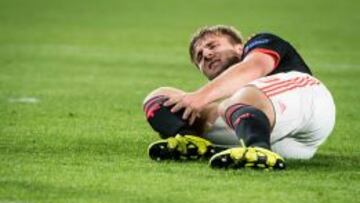 Luke Shaw se perderá como mínimo seis meses de la temporada tras la doble fractura en su pierna derecha.