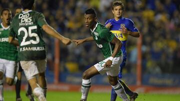 Colombia&#039;s Deportivo Cali forward Mateo Casierra (C) celebrates upon scoring against Argentina&rsquo;s Boca Juniors during their Copa Libertadores group 3 football match at the &quot;Bombonera&quot; stadium in Buenos Aires,on April 20, 2016.  / AFP PHOTO / EITAN ABRAMOVICH