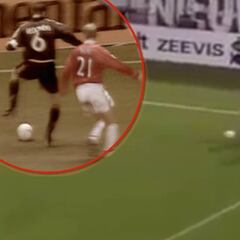 Merece la pena verlo en bucle: diablura de Odegaard...¿Les recuerda a alguien?