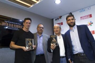 Numerosas personalidades del mundo del deporte han arropado a Petón en la presentación de ¿Quién dijo rendirse?, su libro sobre Carlos Matallanas, al que Fernando Torres pone como ejemplo por su "humildad, compromiso y espíritu competitivo".