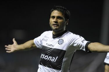 Mediocampista argentino, es primo de Lionel Messi y en 2010 jugó con Cruz Azul, donde no tuvo su mejor año. Posteriormente pasó por Brasil y Paraguay. En 2017 estuvo un rato sin equipo y recientemente se unió al Rubio Ñu de Paraguay.