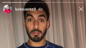 Luis Su&aacute;rez con su pijama del enanito Gru&ntilde;&oacute;n de Blancanieves. 