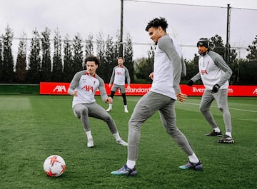 Luis Díaz está de vuelta. El extremo regresó a entrenamientos grupales en Liverpool y apunta al partido contra Manchester City. El club compartió su alegría en la práctica.