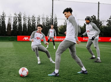 Luis Díaz está de vuelta. El extremo regresó a entrenamientos grupales en Liverpool y apunta al partido contra Manchester City. El club compartió su alegría en la práctica.