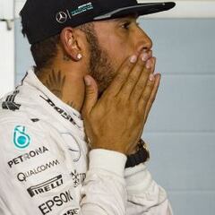 Lewis Hamilton investigado en Sakhir por ir marcha atrás