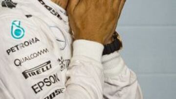 Lewis Hamilton tras lograr la pole.