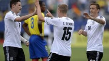Lars Bender celebra el segundo de Alemania frente a Ecuador