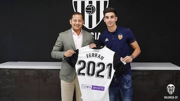 Ferrán Torres: Valencia tie down starlet with anti-Madrid clause