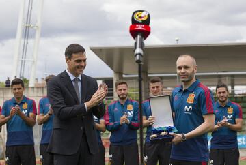 Pedro Sánchez y Andrés Iniesta 