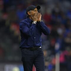 Raúl Gutierrez rechaza que la directiva de Cruz Azul haya metido mano negra en su gestión