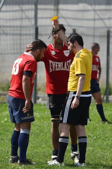  La Drola participa en una temporada regular jugando partidos reales contra equipos reales hechas por los jugadores libres. Este proyecto liderado por la asociación sin fines de lucro  “Ovale Oltre le Sbarre” promueve los valores éticos del deporte jugando al juego: la observación de las normas, la lealtad, la solidaridad, el apoyo mutuo de los compañeros y el respeto a los oponentes.