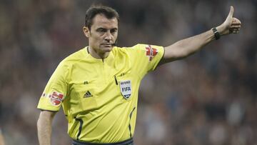 10/04/10 PARTIDO LIGA PRIMERA DIVISION REAL MADRID - BARCELONA MEJUTO GONZALEZ