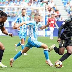 El Málaga comunica las salidas de Ferreiro y Javi Avilés