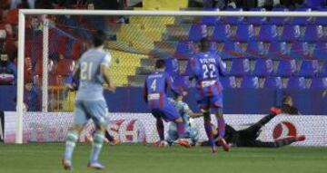 1-3. Rubén Castro marca el tercer gol.