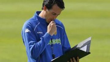 <b>A LA ESPERA.</b> Unai Emery aún no sabe si su club cuenta con él para la próxima temporada.
