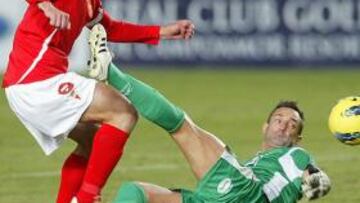 <b>SIN SUERTE. </b>Fernando Maestro siempre recibió goles a domicilio.