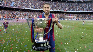 Con el Barcelona ha conseguido levantar seis Ligas en total (2012/13 - 2014/15 - 2015/16 - 2017/18 - 2018/19 - 2022/23).  