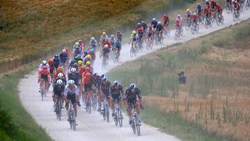 Cycling - Tour de France - Stage 9 - Troyes to Troyes - Troyes, France - July 7, 2024 General view of the peloton in action during stage 9 REUTERS/Molly Darlington
