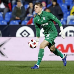 Lunin, titular con el Leganés y guiño para tratar de retenerlo