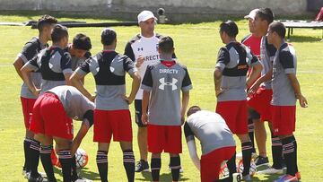 Con joven formación, Colo Colo goleó a San Antonio Unido