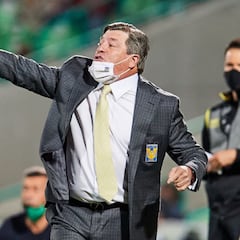 Miguel Herrera, cerca de la década sin perder ante Chivas en temporada regular