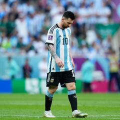 Messi empieza con la cabeza gacha