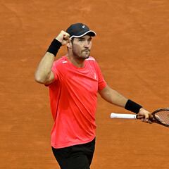 Auger-Aliassime se estrella con el nuevo ‘matagigantes’