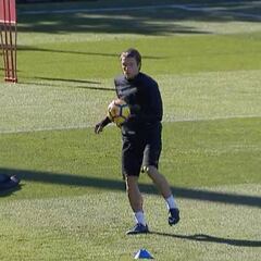 Kovacic y Keylor trabajan sobre el césped pero en solitario