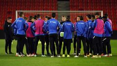 Robert Moreno con el equipo en el &uacute;ltimo entrenamiento en Los C&aacute;rmenes.