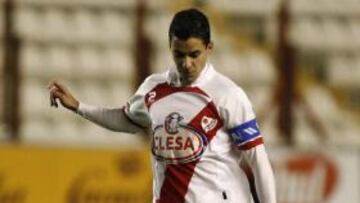 <b>PREPARADO. </b>Míchel se prepara para disparar a puerta.