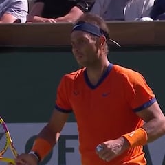Era el momento más caliente del partido y va Nadal y se saca esta locura de la manga