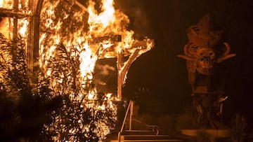 Healdsburg (United States), 27/10/2019.- The Soda Rock Winery erupts in flame as the Kincade Fire continues to burn in Healdsburg, California, USA, 27 October 2019. According to reports, the Kincade Fire has burned more than 25,000 acres and triggered man