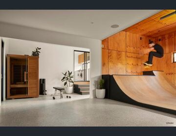 Todo est芍 hecho a medida para maximizar las opciones de almacenamiento. Dise?ado para disfrutar y construido para durar toda la vida utilizando maderas de alta calidad en todas partes. Y ofrece una experiencia multimedia completa en el comedor con sonido envolvente y un sistema de altavoces por toda la casa#