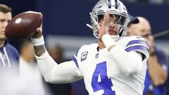 Dak Prescott, a punto de mandar un pase contra 49ers