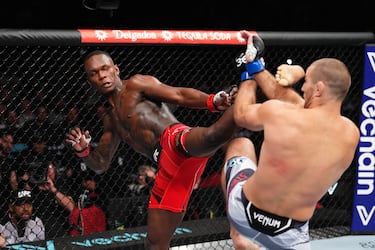 Israel Adesanya: “No quiero cinturones, vengo a cortar cabezas”