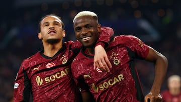 Sané y Osimhen celebran uno de los goles al Ajax.