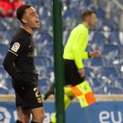 Sergiño Dest feels confident in his new role at Barcelona