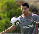 Cristiano se entrena con normalidad sin molestias